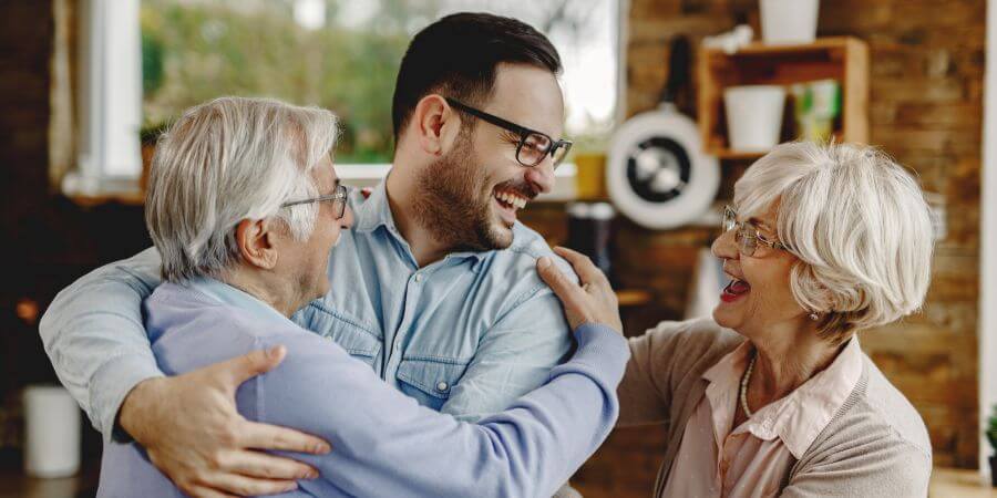 ¿Qué necesito para reagrupar a mis padres en España?